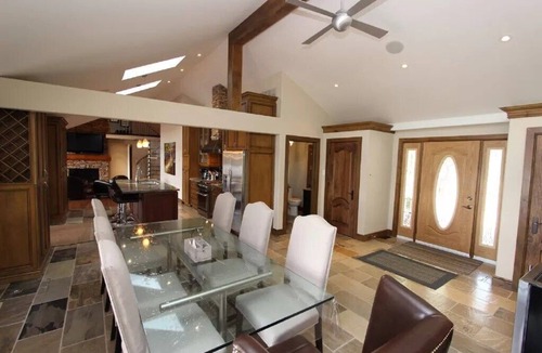 Fenelon Falls Cottage | Kawartha Lakes Waterfront, Hot Tub & Steam Room