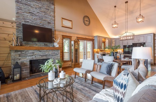 Trent Lakes Cottage | Kawartha Year Round Log Home! Direct Waterfront w/Sauna on the Snowmobile Trails