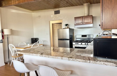 Visalia Apartment | Kaweah Luxe Getaway with Laundry
