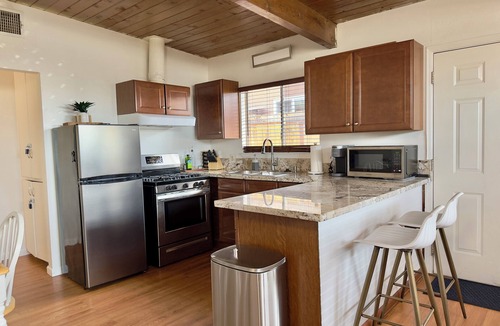 Visalia Apartment | Kaweah Luxe Getaway with Laundry