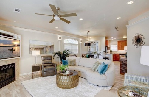 Mid America Condo | KAY'S "NO REGRETS" LOADED & LUXURIOUS 2/2 VILLA! NO STEPS! LAKE DISTRICT