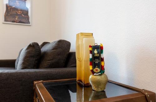 Werd Apartment | KAYA Zurich Apartment 1B - Deluxe 2BR Downtown Apt