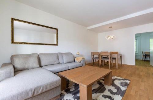 Werd Apartment | KAYA Zurich Apartment 2A - Downtown 2BR Apt with Balcony