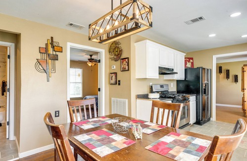 Bloomington House | Kayak, Fish & Golf - Charming Victoria Home!