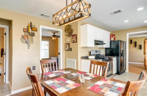 Bloomington House | Kayak, Fish & Golf - Charming Victoria Home!
