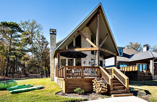Enchanted Oaks House | Kayak, Paddleboard, Firepit