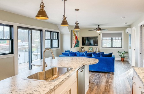 Sylvan Beach House | Kayak Shack: Waterfront Lake House, 2nd Floor, Boat Dock