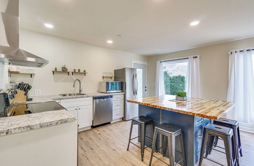 Osage Beach Apartment | Kayaks, Boat Slip, Game Room, Calm Cove, great loc