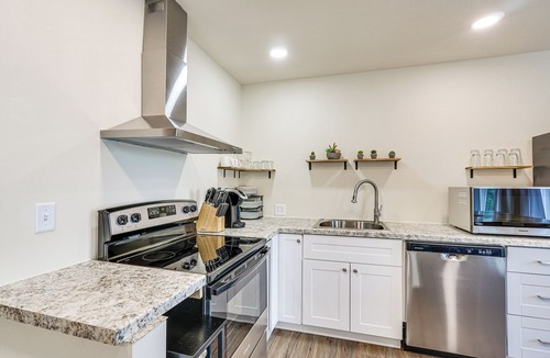 Osage Beach Apartment | Kayaks, Boat Slip, Game Room, Calm Cove, great loc
