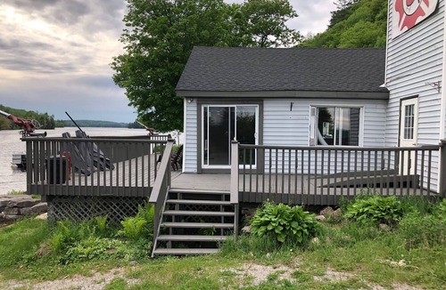 Algonquin Highlands Cottage | KAYAKS, CANOE, PADDLE BOARDS, WIFI,