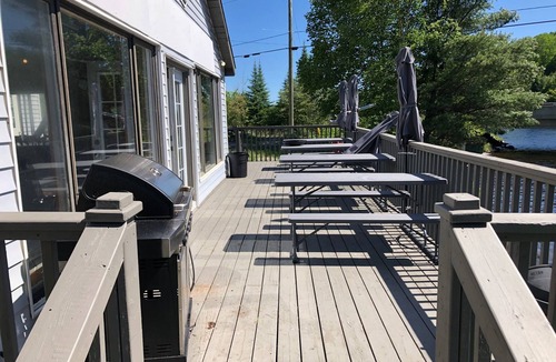 Algonquin Highlands Cottage | KAYAKS, CANOE, PADDLE BOARDS, WIFI,