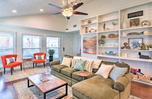 Jamaica Beach House | Kayaks & Dock: Waterfront Gem in Jamaica Beach!
