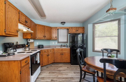 Hardy Cabin | Kayaks-Lakefront Home - Kiwanie Lodge West