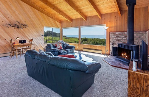 Sea Ranch House | Kaye Home | Private Oceanfront, Fireplace & Hot Tub