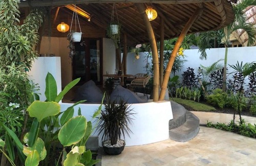 Selong Belanak Apartment | Kayuma-villen