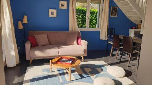 Saint-Laurent-des-Vignes House | Kaz a muscadelle