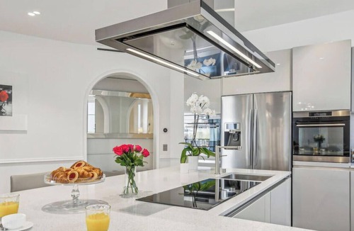 16th Arrondissement Apartment | KAZA BELLA - Trocadero, amazing Eiffel tower view