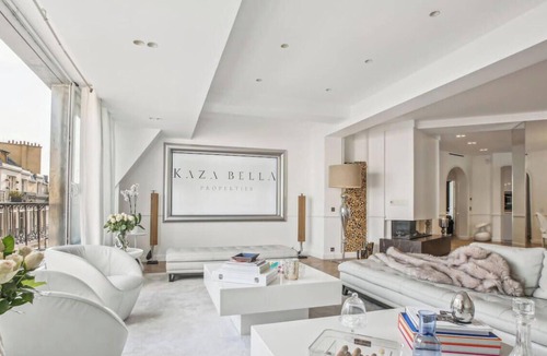 16th Arrondissement Apartment | KAZA BELLA - Trocadero, amazing Eiffel tower view