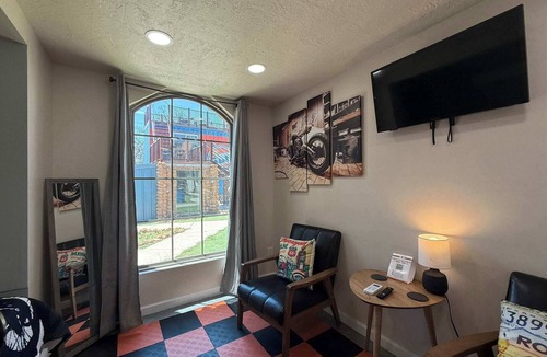 Medicine Park House | KB Book Fort Sill Tiny House, Slps 4 1BR/1BA.