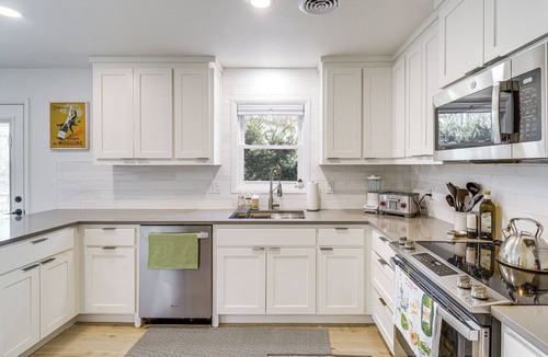 Prairie Village House | KC Home Base Near Arrowhead & Meadowbrook Park
