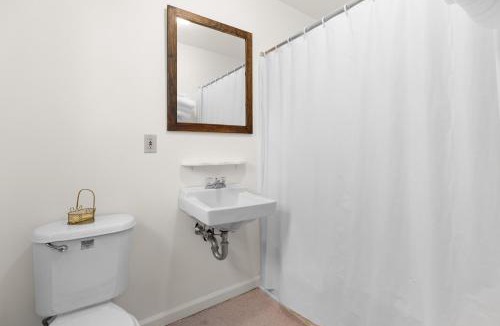 East Springfield Hotel | KC's Corner Motel