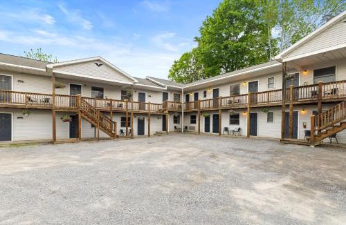 East Springfield Hotel | KC's Corner Motel