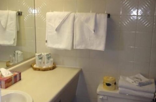 Vars Hotel | KC's Country Inn