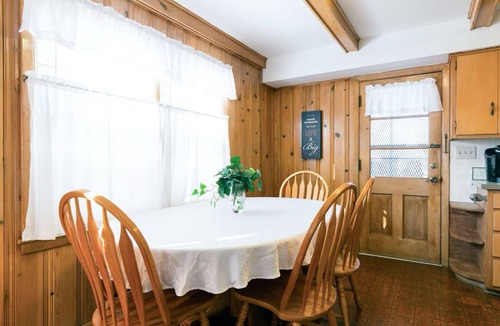 Kansas City House | KC's Stadium B&B -Walk to World Cup, Royals, Chiefs Secure parking, Fenced, Pets