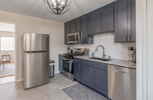 Waldron Apartment | KC World Cup Stay Monthly Near Netherlands Camp