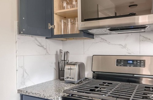 Waldron Apartment | KC World Cup Stay Monthly Near Netherlands Camp