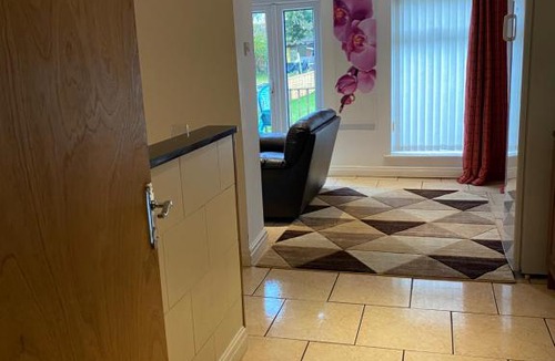 Great Sutton House | KCD Rooms - Ellesmere Port