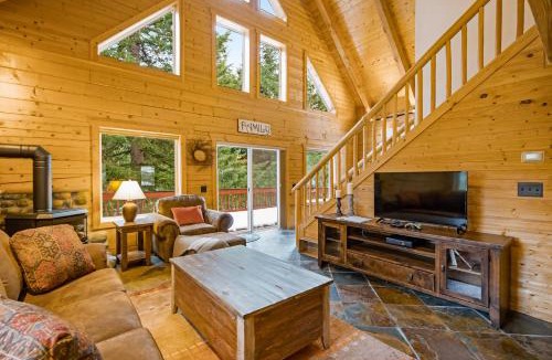 Hyak House | Keechelus Lodge