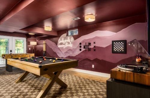 Seymour House | Keener Hollow Family Retreat Hot Tub Sauna Near Pigeon Forge