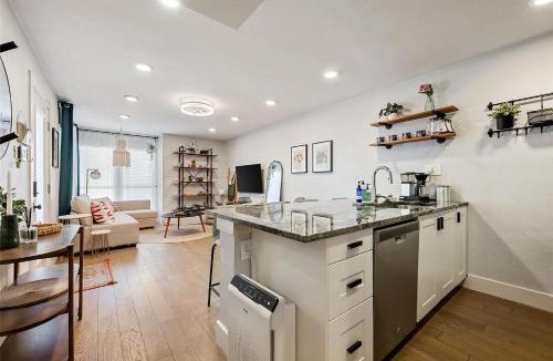 North Loop Apartment | Keep Austin Cozy - Central Retreat