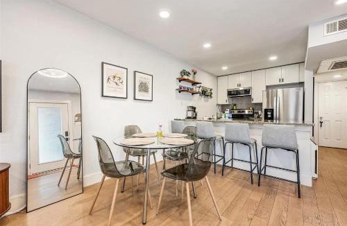 North Loop Apartment | Keep Austin Cozy - Central Retreat