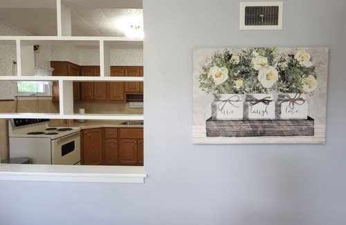 Shillington Apartment | Keep it simple at this peaceful and centrally-located place.