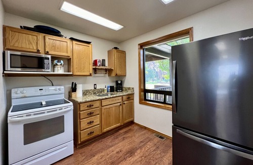 Baker City House | Keeper of the Valley, Pickleball! Large 5 Bdrm, Sleeps 10, Local Golfing 10% Off