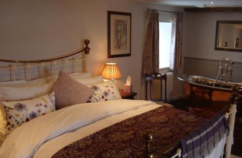 Holt Bed & Breakfast | Keepers Cottage Guest House