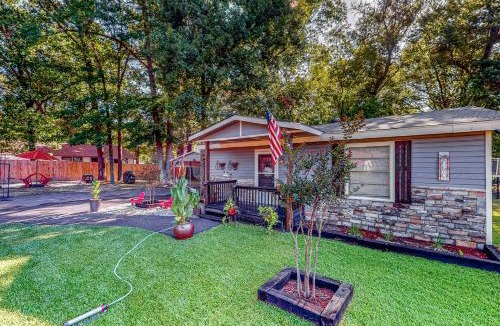 Avinger House | ‘Keepin’ it Reel’ Retreat Near Lake O’ the Pines