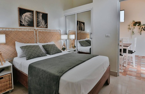 Yamasa Apartment | Keila Marichal