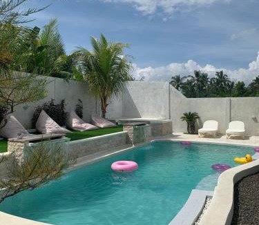 Mendoyo Hotel | Kelapa Surf Villa