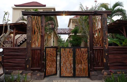 Mendoyo Hotel | Kelapa Surf Villa