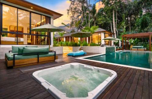 Singakerta Villa | Kellandra Tropical 6 BR Private Pool Villa