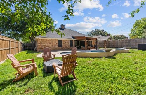 Keller House | Keller Charm-Near Bear Creek Park & Stadiums,Pool