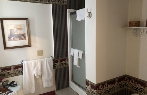 Centre Hall Bed & Breakfast | Keller House