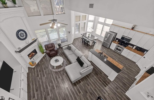 Keller House | Keller’s Crown - Huge House Near Stadiums - Hot Tub & Pool Table