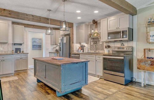 Penhook House | Kelly Kove - Beach Area Sleeps 14, Private Dock, Pet Friendly