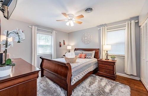 Quinton House | Kelly's Comfortable Quinton Home