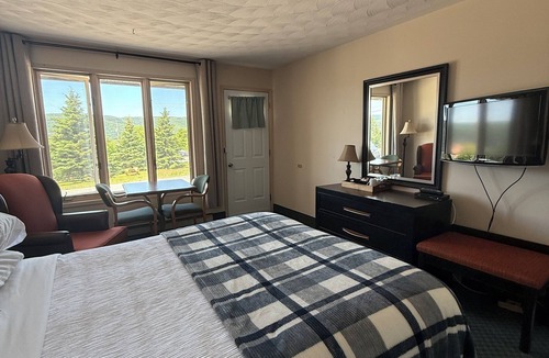 Boularderie East Hotel | Kelly's View Motel