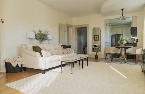 Geneva Apartment | Kellys Suite